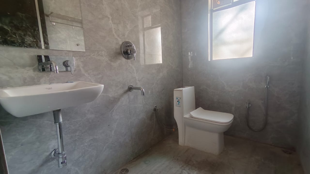 Semi Furnished 4bhk in ABC, Near Rajiv Bhawan, GS Road, SATSANG VIHAR, Tarun Nagar, Guwahati, Assam, India for Rent